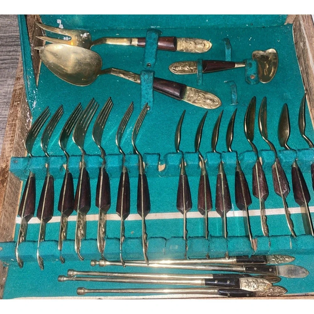 Vintage Lot of (34) James‎ Quality Jewelers Nickel/Bronze Dessert Flatware w/Box